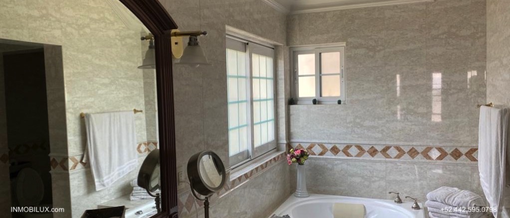 Baño Casa Estilo Ingles Pedregal de Queretaro