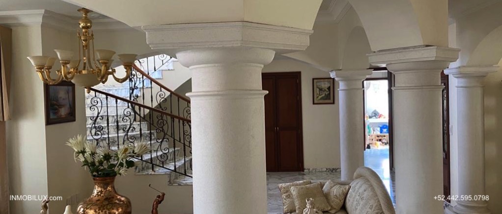 Sala Casa Estilo Ingles Pedregal de Queretaro