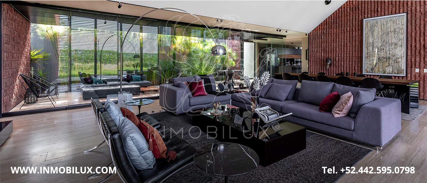 Acceso a Terraza Casa Minimalista en el Campanario Querétaro