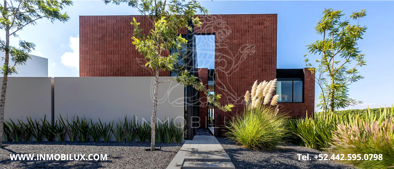 Patio Casa Minimalista en el Campanario Querétaro