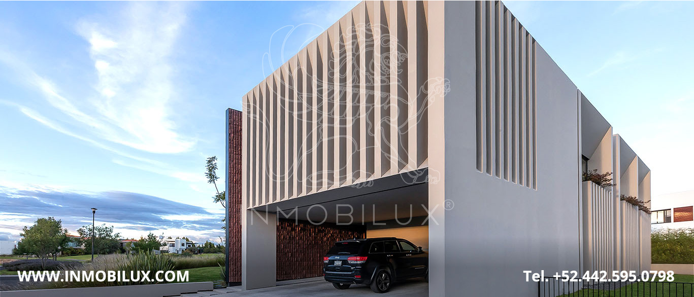 Cochera Casa Minimalista en el Campanario Querétaro