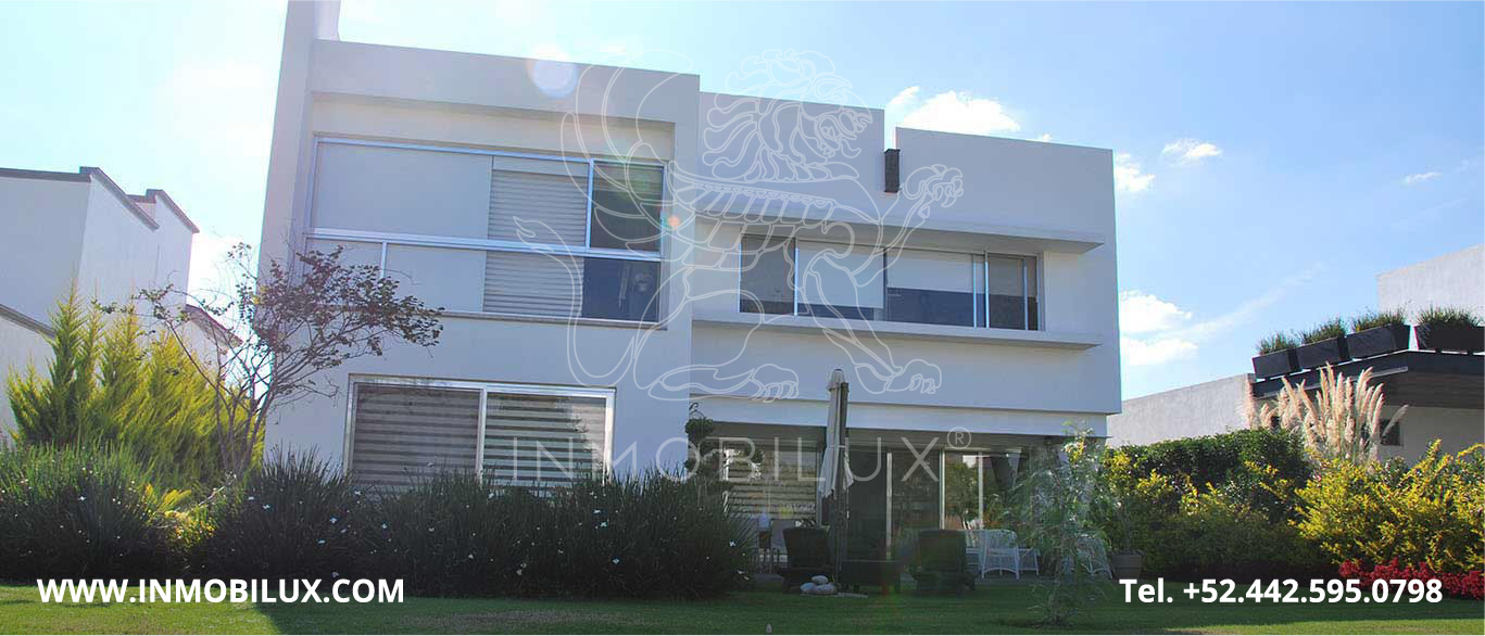 panorámica exterior casa en El Campanario Querétaro