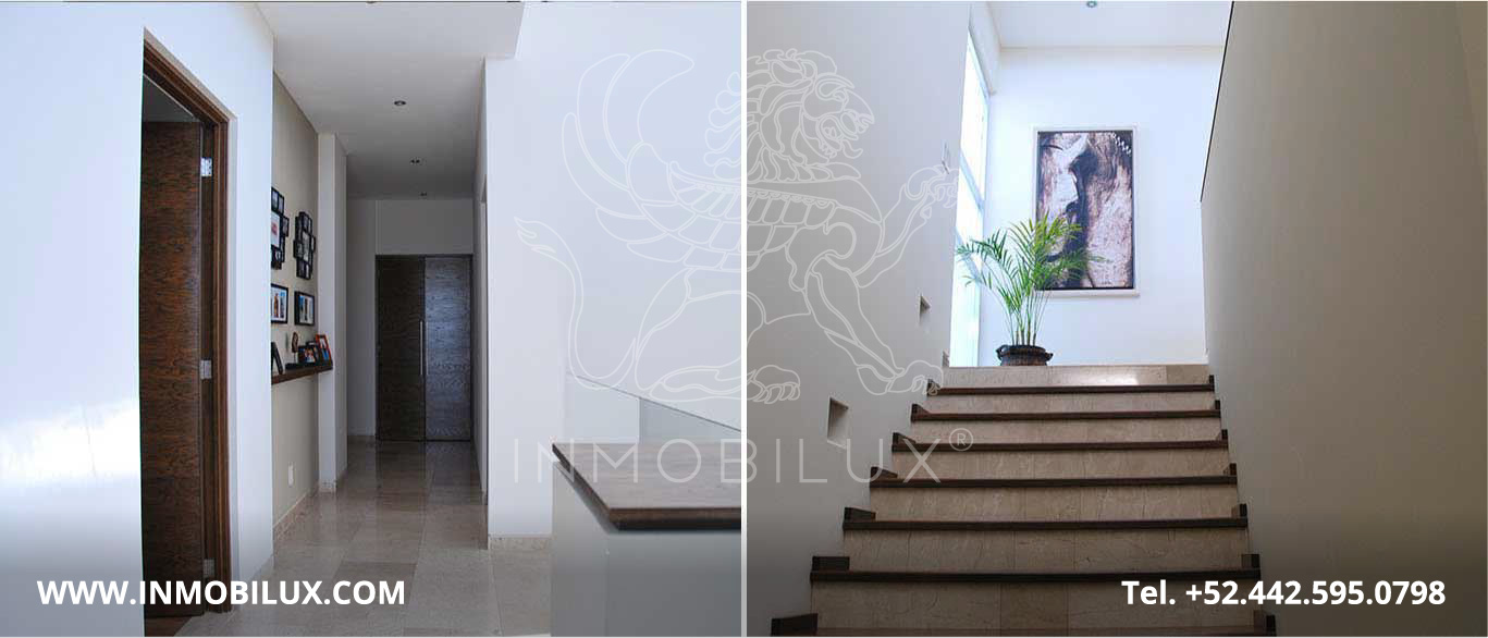 pasillo y escaleras casa en El Campanario Querétaro