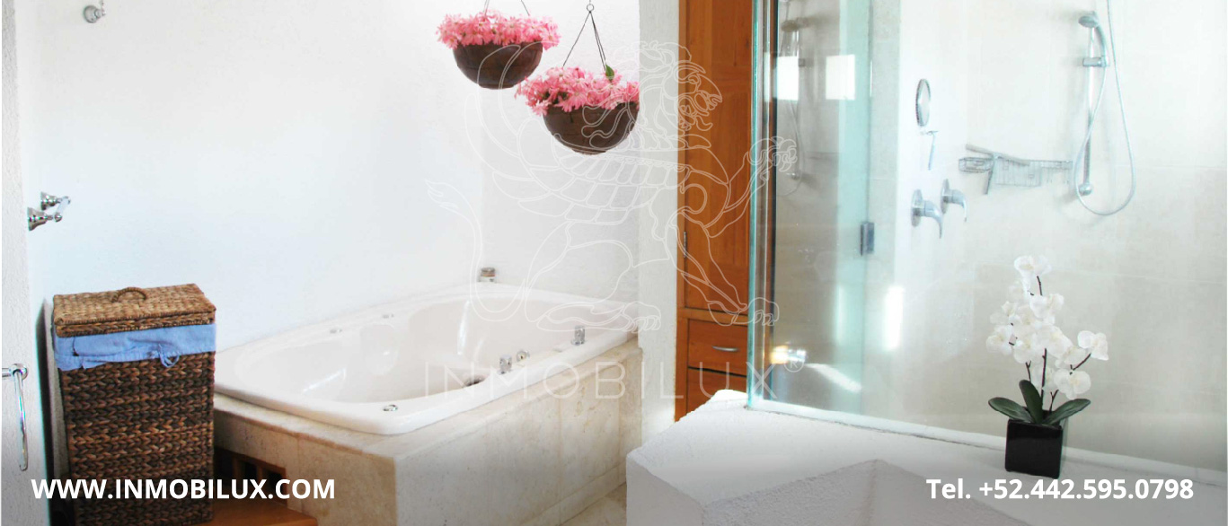 Baño casa en club de golf El Campanario Querétaro