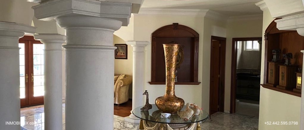 Hall Casa Estilo Ingles Pedregal de Queretaro