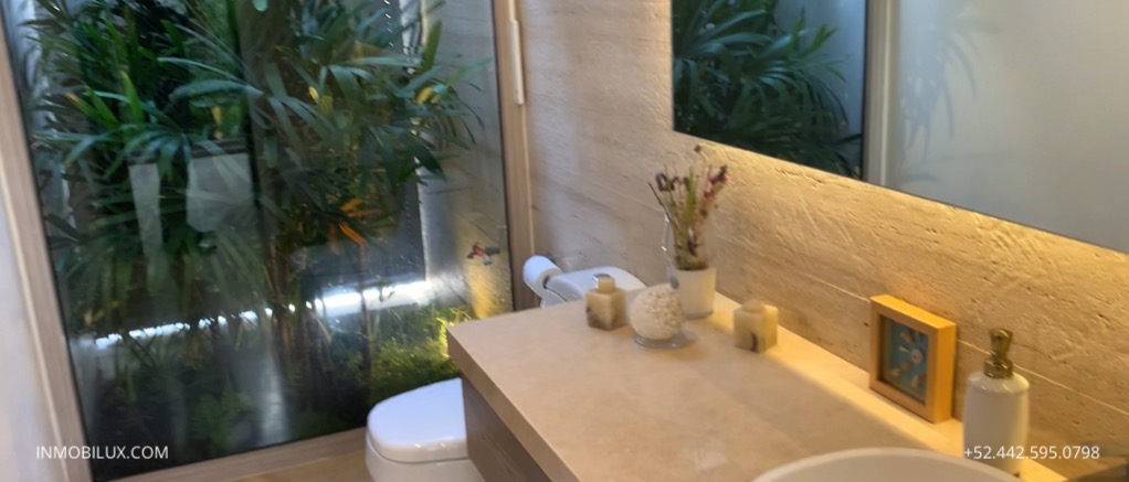 Bathroom El Campanario Querétaro México